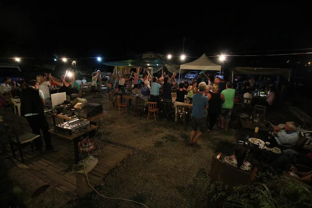Teos Sanat Kampi Hotel Sigacik Campsite